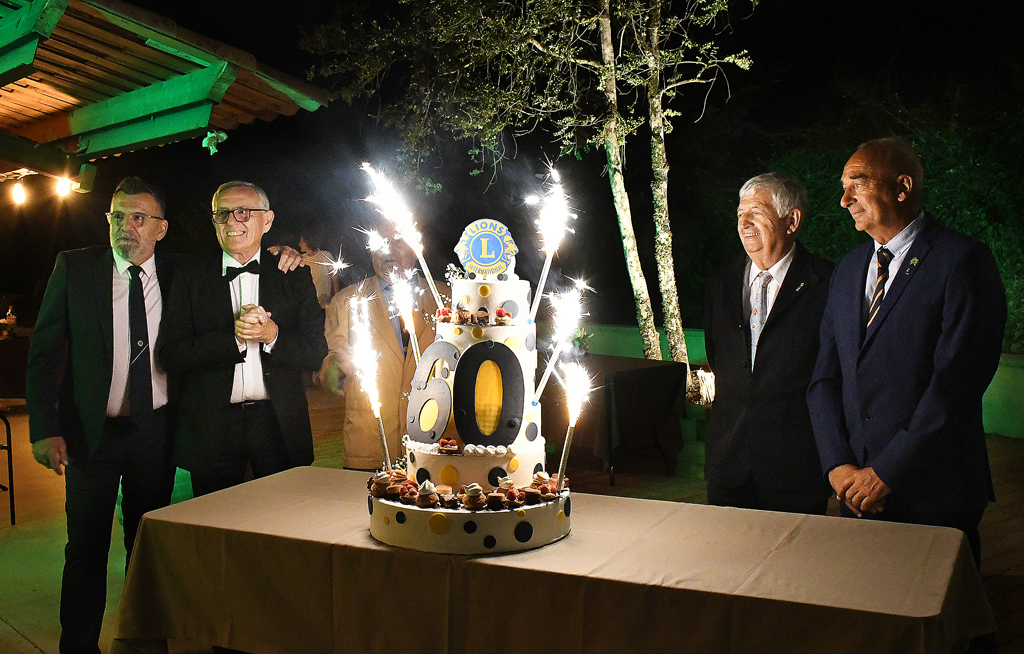 Le gâteau d'anniversaire des 60 ans du LIONS Club de Manosque